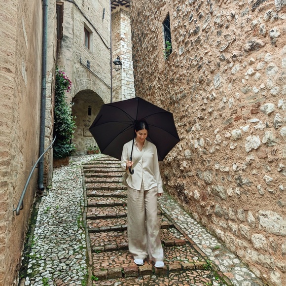 Meet your Posher. - Picture 2 of 2